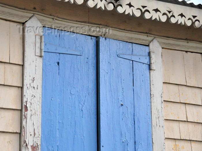 anguilla38: The Valley, Anguilla: Caribbean architecture - eaves and window - photo by M.Torres - (c) Travel-Images.com - Stock Photography agency - Image Bank