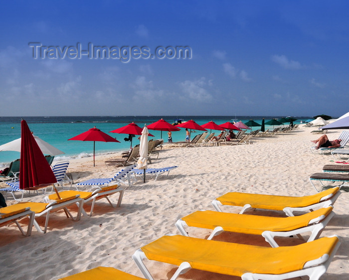 anguilla46: Shoal Bay East beach, Anguilla: beach chairs and umbrellas - photo by M.Torres - (c) Travel-Images.com - Stock Photography agency - Image Bank