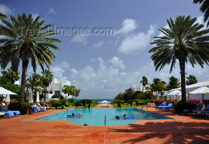 anguilla49: Rendezvous Bay, Anguilla: CuisinArt Resort and Spa - pool by the sea - photo by M.Torres - (c) Travel-Images.com - Stock Photography agency - Image Bank