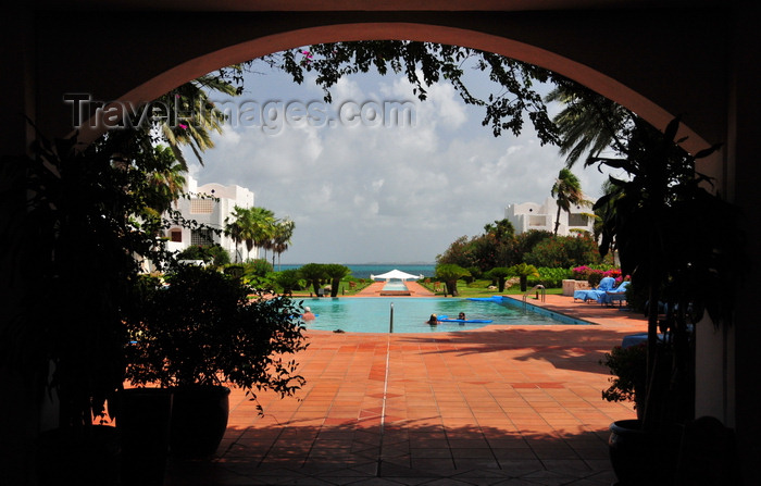 anguilla8: Rendezvous Bay, Anguilla: CuisinArt Resort and Spa - arch and pool - photo by M.Torres - (c) Travel-Images.com - Stock Photography agency - Image Bank