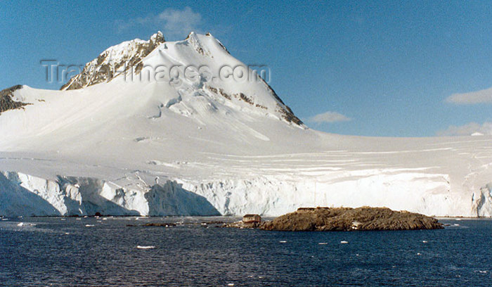 antarctica11: Petermann Island, Antarctica: ice covered peak - photo by G.Frysinger - (c) Travel-Images.com - Stock Photography agency - Image Bank