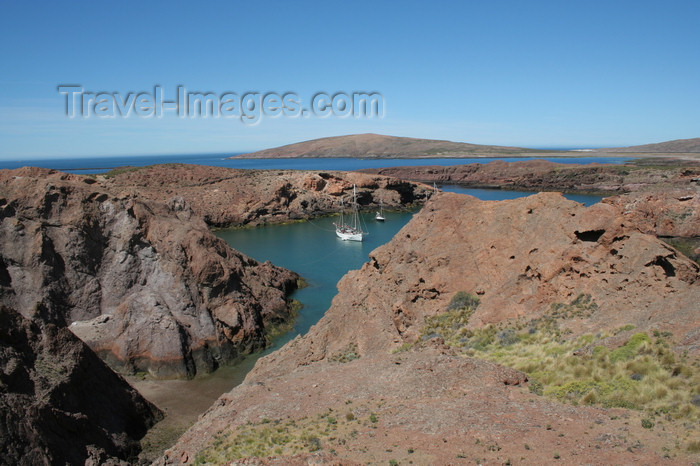 argentina160: Argentina - Caleta Horno - Bahía Gil (Chubut Province): cove - photo by C.Breschi - (c) Travel-Images.com - Stock Photography agency - Image Bank