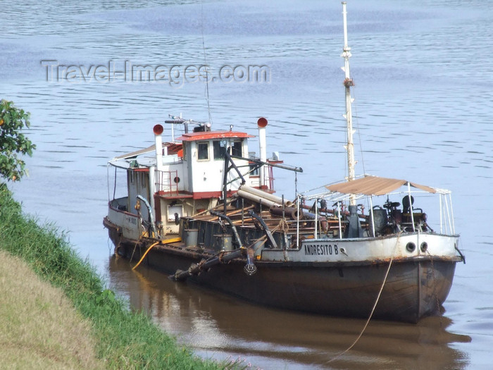 argentina236: Argentina - Puerto Iguazu - barge on Iguazu River - images of South America by M.Bergsma - (c) Travel-Images.com - Stock Photography agency - Image Bank