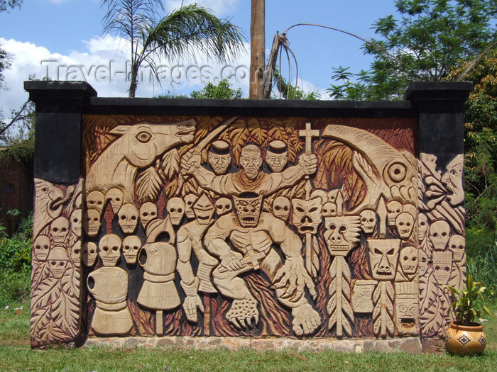 argentina239: Argentina - Puerto Iguazu - Indian monument - images of South America by M.Bergsma - (c) Travel-Images.com - Stock Photography agency - Image Bank