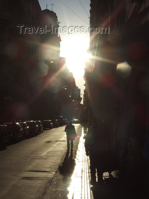 argentina363: Argentina - Buenos Aires - Streetscene - Sun - images of South America by M.Bergsma - (c) Travel-Images.com - Stock Photography agency - Image Bank