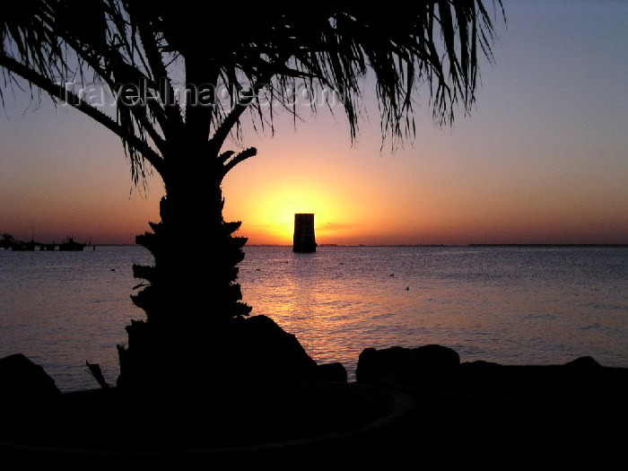 argentina37: Argentina - Miramar (Cordoba province): Laguna Mar Chiquita - sunset over a flooded area - photo by Captain Peter - (c) Travel-Images.com - Stock Photography agency - Image Bank