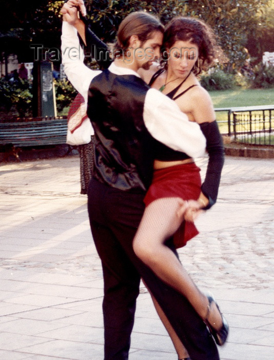 argentina77: Argentina - Buenos Aires: street tango - dance (photo by C.Abalo) - (c) Travel-Images.com - Stock Photography agency - Image Bank