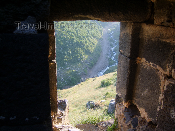 armenia100: Armenia - Ambert / Amberd, Aragatsotn province: river canyon seen from above - photo by S.Hovakimyan - (c) Travel-Images.com - Stock Photography agency - Image Bank