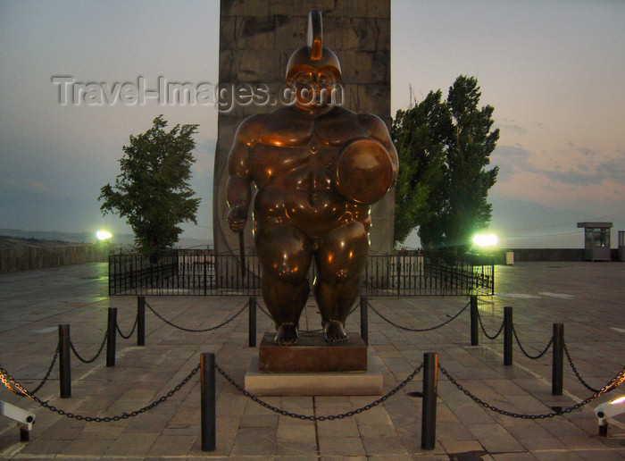 armenia124: Armenia - Yerevan: Roman Warrior statue by Fernando Botero - Cafesjian Museum of Contemporary Art collection - top of the cascade - photo by S.Hovakimyan - (c) Travel-Images.com - Stock Photography agency - Image Bank