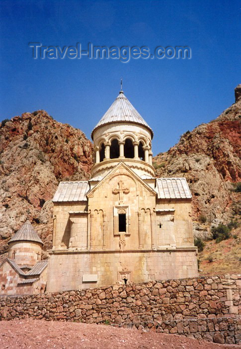 armenia35: Armenia - Noravank, Vayots Dzor province: mausoleum for the House of Orbelia - architects Siranes and Momik - photo by M.Torres - (c) Travel-Images.com - Stock Photography agency - Image Bank