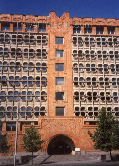 armenia4: Armenia -  Yerevan: façade on Koriuni st. (photo by M.Torres) - (c) Travel-Images.com - Stock Photography agency - Image Bank