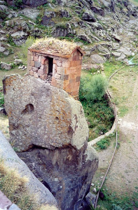 armenia44: Armenia - Haritch, Shirak province: cliff hanging - photo by M.Torres - (c) Travel-Images.com - Stock Photography agency - Image Bank