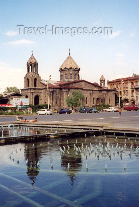 armenia53: Armenia - Giumri / Gyumry (Alexandropol, Leninakan, Kumayri,... the ancient Anapasis), Shirak province: main square - photo by M.Torres - (c) Travel-Images.com - Stock Photography agency - Image Bank