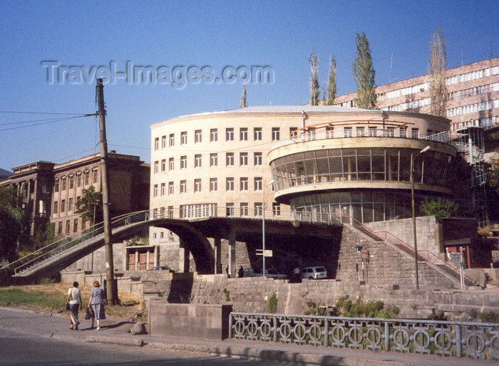 armenia7: Armenia -  Yerevan: on Khanjian st. (photo by M.Torres) - (c) Travel-Images.com - Stock Photography agency - Image Bank