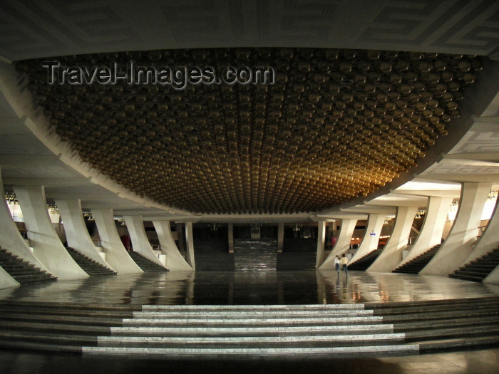 armenia82: Armenia - Yerevan / Erevan: Tsitsernakaberd hall (photo by Austin Kilroy) - (c) Travel-Images.com - Stock Photography agency - Image Bank