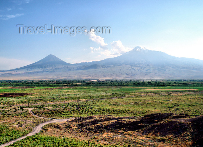 armenia91: Armenia - Khor Virap, Ararat province: view of Mount Ararat and the Ararat valley - photo by A.Ishkhanyan - (c) Travel-Images.com - Stock Photography agency - Image Bank