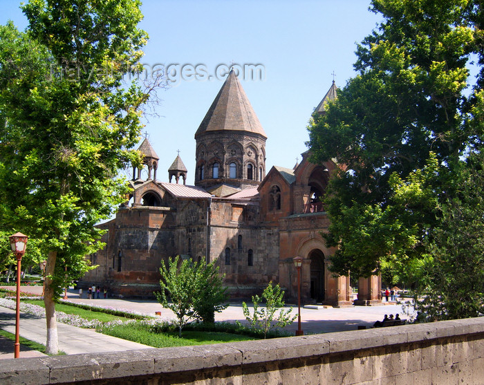 armenia94: Armenia - Echmiatzin, Armavir province: Cathedral of St. Echmiatzin, the oldest in the world, founded in 303 AD - from outside the walled compound - UNESCO world heritage site - photo by S.Hovakimyan - (c) Travel-Images.com - Stock Photography agency - Image Bank