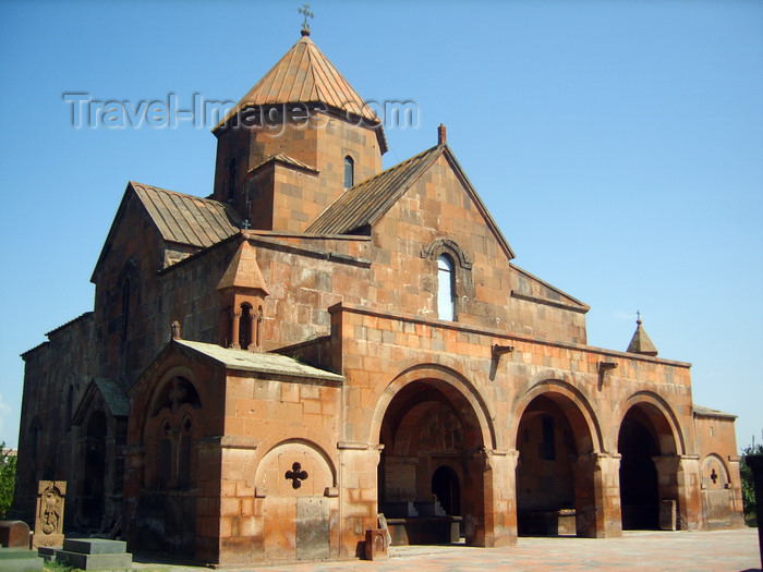 armenia95: Armenia - Echmiatzin, Armavir province: St. Gayane church - a domed basilica with an octahedral drum - built by Catholicos Ezra in 630 - UNESCO World Heritage List - photo by S.Hovakimyan - (c) Travel-Images.com - Stock Photography agency - Image Bank