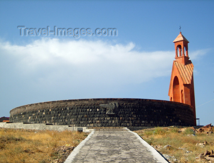 armenia96: Armenia - Armavir province: cemetery by the Artashat highway - photo by S.Hovakimyan - (c) Travel-Images.com - Stock Photography agency - Image Bank