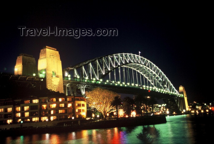 australia119: Australia - Sydney (NSW): Harbour Bridge - at night (photo by  Picture Tasmania/Steve Lovegrove) - (c) Travel-Images.com - Stock Photography agency - Image Bank