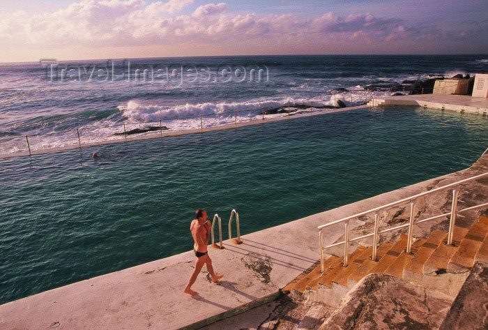 australia123: Australia - Sydney (NSW): Bondi beach - ocean water pool (photo by  Picture Tasmania/Steve Lovegrove) - (c) Travel-Images.com - Stock Photography agency - Image Bank