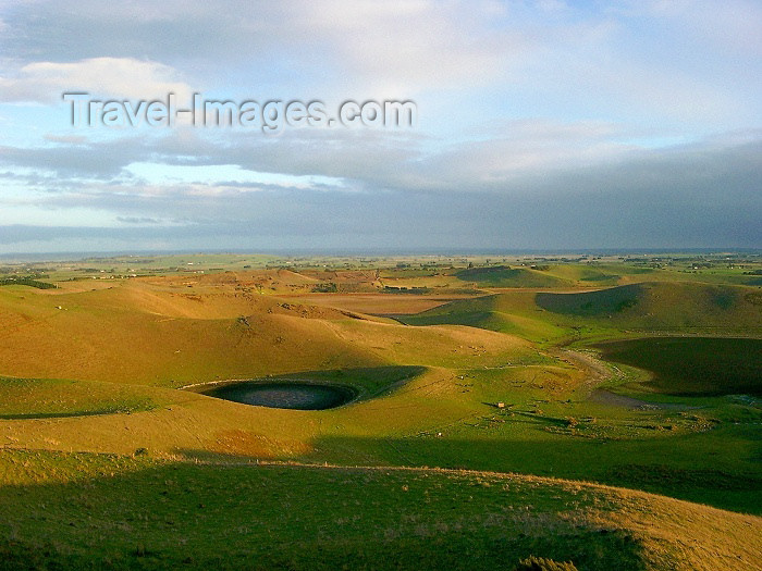 australia158: Australia - Red Cliff Colac (Victoria) - photo by Luca Dal Bo - (c) Travel-Images.com - Stock Photography agency - Image Bank