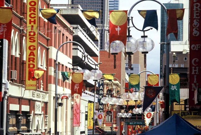 australia214: Australia - Melbourne (Victoria): Chinatown - Little Bourke St - photo by  Picture Tasmania/Steve Lovegrove - (c) Travel-Images.com - Stock Photography agency - Image Bank