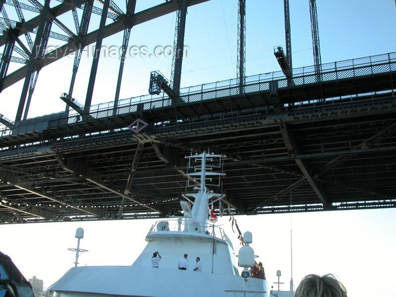 australia22: Australia - Sydney / SYD / RSE / LBH - New South Wales: passing under the Harbour bridge (photo by Tim Fielding) - (c) Travel-Images.com - Stock Photography agency - Image Bank