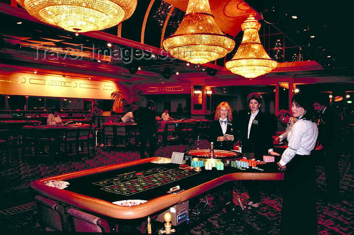 australia392: Australia - Adelaide (AS): Adelaide Casino - roulette table - photo by Rod Eime - (c) Travel-Images.com - Stock Photography agency - Image Bank