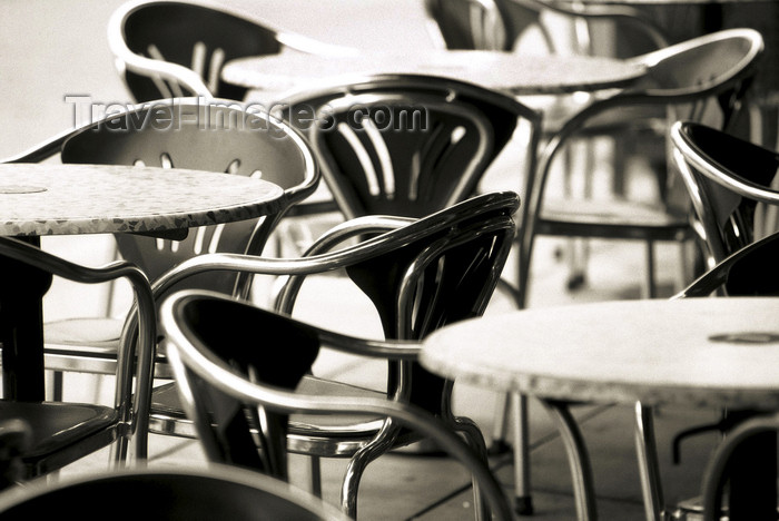 australia636: Australia - Adelaide (SA): café tables - photo by S.Lovegrove - (c) Travel-Images.com - Stock Photography agency - Image Bank