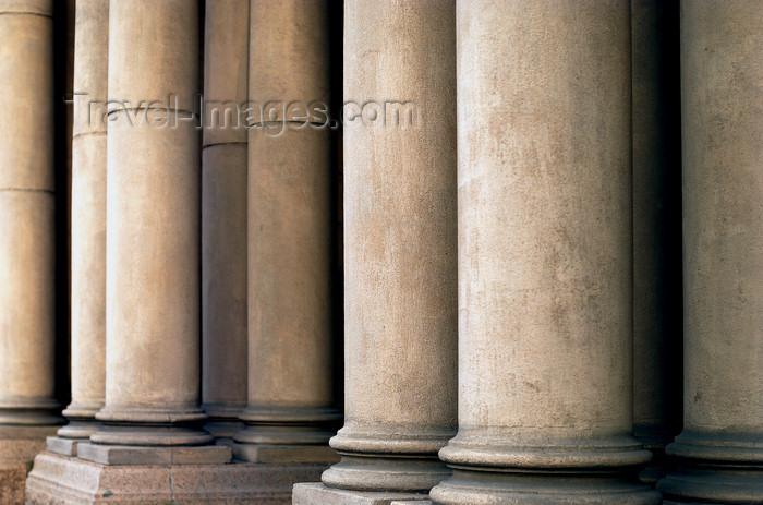 australia638: Australia - Adelaide (SA): classical columns - photo by S.Lovegrove - (c) Travel-Images.com - Stock Photography agency - Image Bank