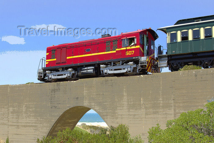 australia659: Australia - Port Elliot area, South Australia: Diesel train crossing Bridge - photo by G.Scheer - (c) Travel-Images.com - Stock Photography agency - Image Bank