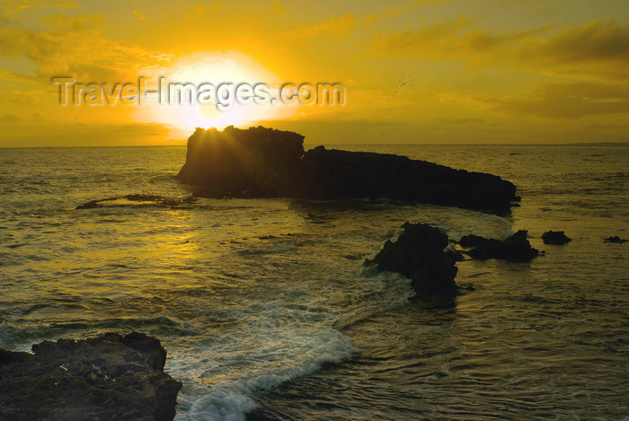 australia694: Australia - Canunda National Park, South Australia: islet at sunset - photo by G.Scheer - (c) Travel-Images.com - Stock Photography agency - Image Bank