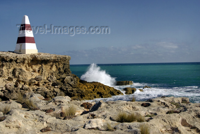 australia708: Australia - Robe, South Australia: obelisk - photo by G.Scheer - (c) Travel-Images.com - Stock Photography agency - Image Bank