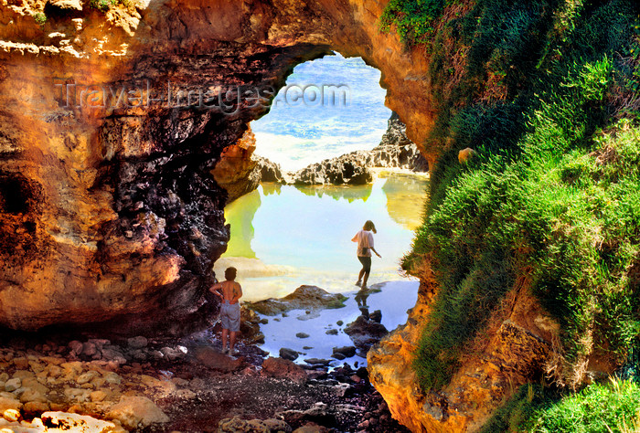 australia760: Great Ocean Road, Victoria, Australia: the Grotto - sink hole - photo by G.Scheer - (c) Travel-Images.com - Stock Photography agency - Image Bank