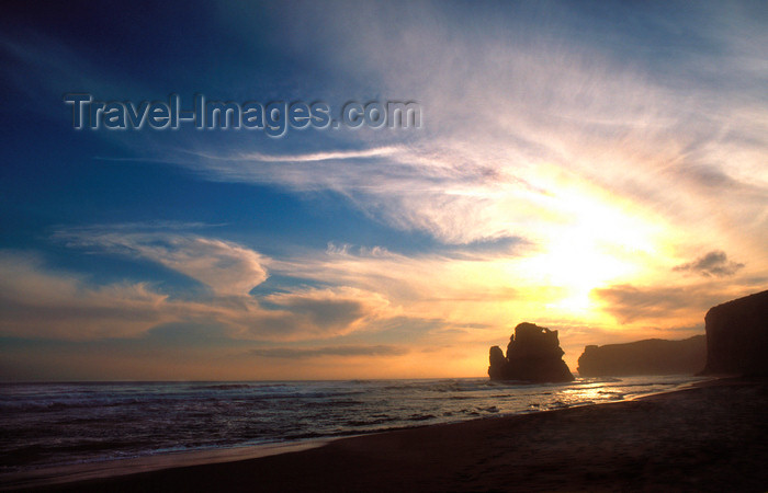 australia798: Great Ocean Road, Victoria, Australia: Sunset - Gibson Steps, looking west along the coast - Port Campbell National Park, Victoria, Australia - photo by G.Scheer - (c) Travel-Images.com - Stock Photography agency - Image Bank