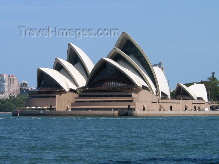 australia84: Australia - Australia - Sydney (NSW): Jorn Utzon's outlandish Opera house (photo by Angel Hernandez) - (c) Travel-Images.com - Stock Photography agency - Image Bank