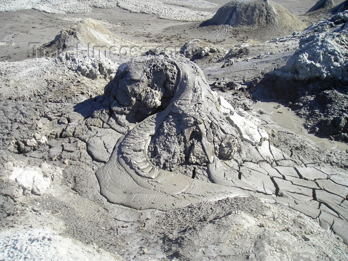 azer127: Azerbaijan - Gobustan / Qobustan / Kobustan - Baki Sahari: mud volcano - the mud dries under the sun - photo by Fiona MacLachlan - (c) Travel-Images.com - Stock Photography agency - Image Bank