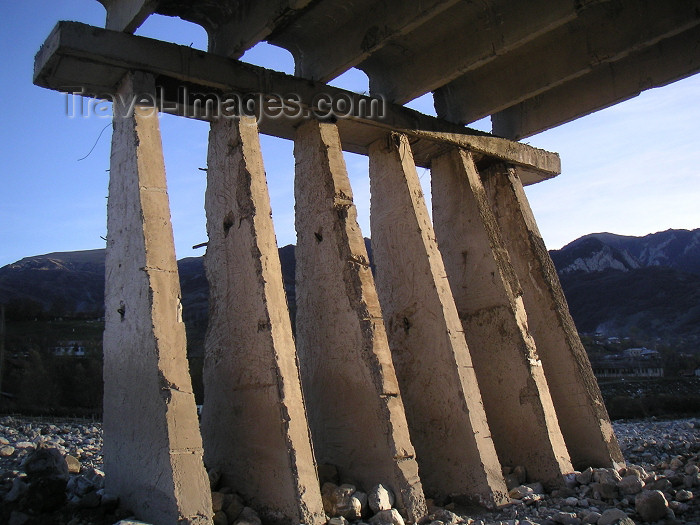 azer148: Azerbaijan - Lahic / Lahuj (Ismailly Rayon): unfinished bridge structure in the valley below the town (photo by Austin Kilroy) - (c) Travel-Images.com - Stock Photography agency - Image Bank