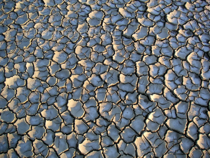 azer167: Azerbaijan - Gobustan / Qobustan / Kobustan: cracked dry mud near the mud volcanoes - photo by Austin Kilroy) - (c) Travel-Images.com - Stock Photography agency - Image Bank