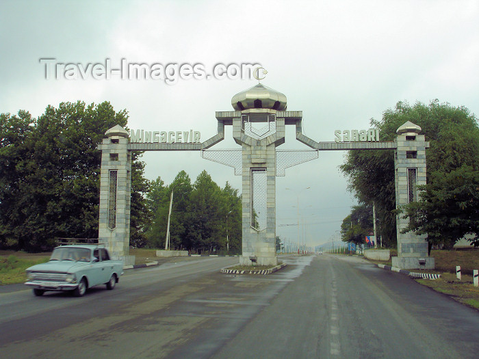 azer178: Mingechaur / Mingechavir, Azerbaijan - town gates - photo by F.MacLachlan - (c) Travel-Images.com - Stock Photography agency - Image Bank