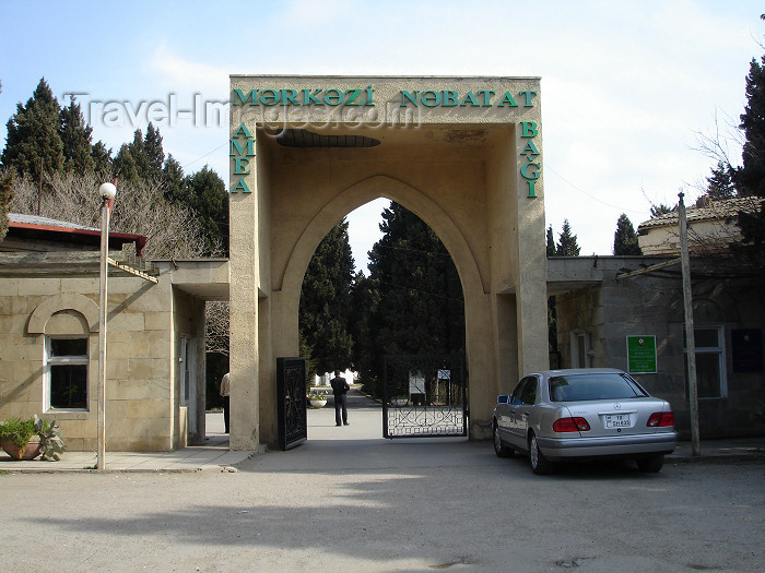 azer187: Baku, Azerbaijan: Botanical garden of the Azerbaijan Academy of Sciences - entrance - photo by  F.MacLachlan - (c) Travel-Images.com - Stock Photography agency - Image Bank