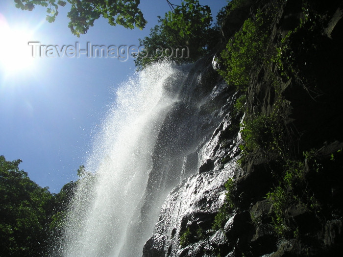 azer223: Azerbaijan - Masalli: Shalala waterfall  on the road to Yardimli (photo by F.MacLachlan) - (c) Travel-Images.com - Stock Photography agency - Image Bank