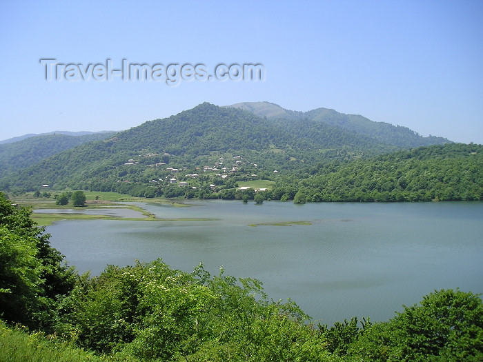 azer224: Azerbaijan - Masalli: lake from Golustu Aila parki (photo by F.MacLachlan) - (c) Travel-Images.com - Stock Photography agency - Image Bank