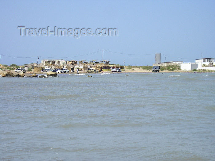 azer254: Azerbaijan - Bilgah - Absheron peninsula - Baki Sahari: the beach - Cape Amburan - Caspian sea - photo by F.MacLachlan - (c) Travel-Images.com - Stock Photography agency - Image Bank