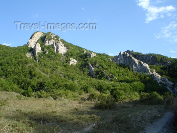 azer263: Azerbaijan - Lahic / Lahuj (Ismailly Rayon): ridge - mountains - woods (photo by Rashad Khalilov) - (c) Travel-Images.com - Stock Photography agency - Image Bank