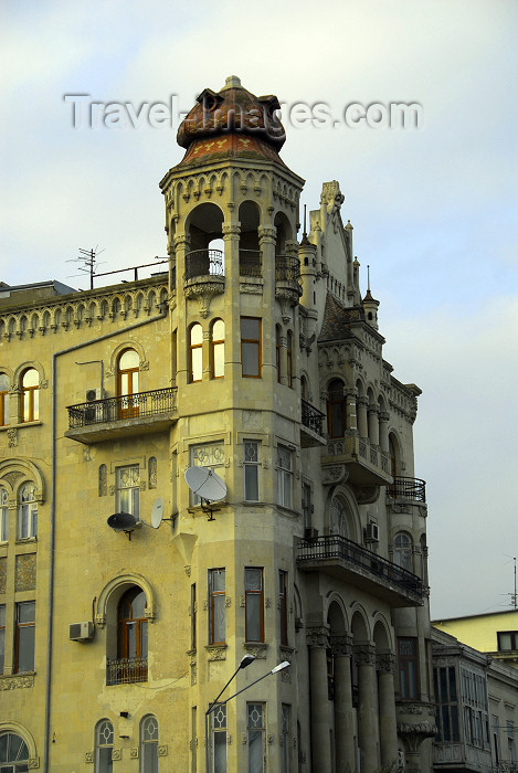 azer292: Azerbaijan - Baku: Gadjinskii house - Issa-bey Hajinski Residence - oil baron, nobleman and public figure during the Oil Boom - Charles de Gaulle stayed here 1944 - photo by M.Torres - (c) Travel-Images.com - Stock Photography agency - Image Bank