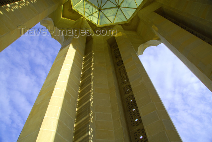 azer298: Azerbaijan - Baku: monument on Martyrs' Lane  - from inside, looking at the sky - Shahidlar Hiyabany - photo by M.Torres - (c) Travel-Images.com - Stock Photography agency - Image Bank