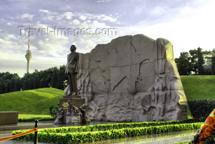 azer305: Azerbaijan - Baku: tomb of Heydar Aliyev - Honour cemetery - photo by M.Torres - (c) Travel-Images.com - Stock Photography agency - Image Bank