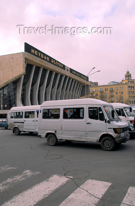 azer311: Azerbaijan - Baku: Marshrutki near the Republic palace - shared taxis - photo by M.Torres - (c) Travel-Images.com - Stock Photography agency - Image Bank